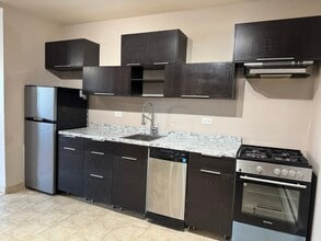 68 E Main St in Bogota, NJ - Building Photo - Building Photo