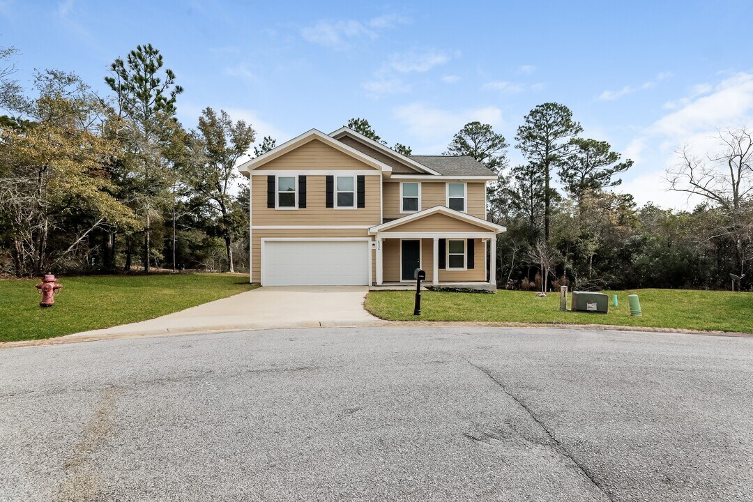 6220 Travelers Rest Ct in Crestview, FL - Building Photo