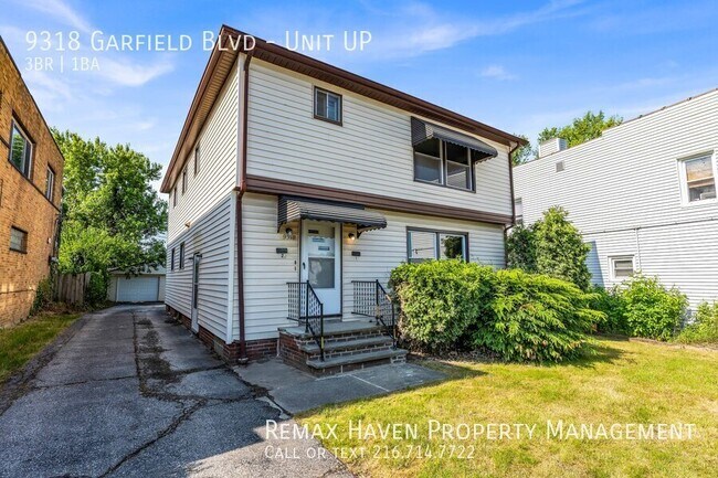 9318 Garfield Blvd in Garfield Heights, OH - Foto de edificio - Building Photo