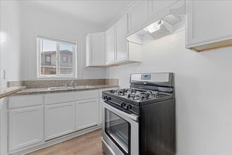 1405 Cedar Ave in Long Beach, CA - Building Photo - Building Photo