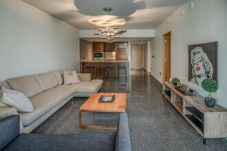 475 Brickell Ave, Unit Icon in Miami, FL - Foto de edificio - Building Photo