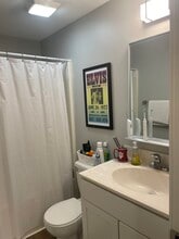 403 E 4th St, Unit 403C in Bloomington, IN - Foto de edificio - Building Photo