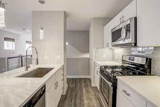 6135 Gehring St in Houston, TX - Foto de edificio - Building Photo