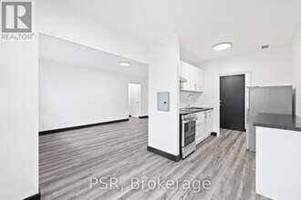 600 Eglinton Ave W in Toronto, ON - Building Photo - Building Photo