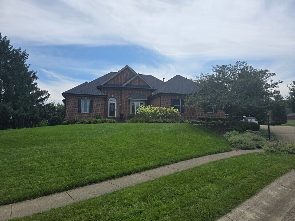 2595 Yorktown Ct in Dayton, OH - Building Photo