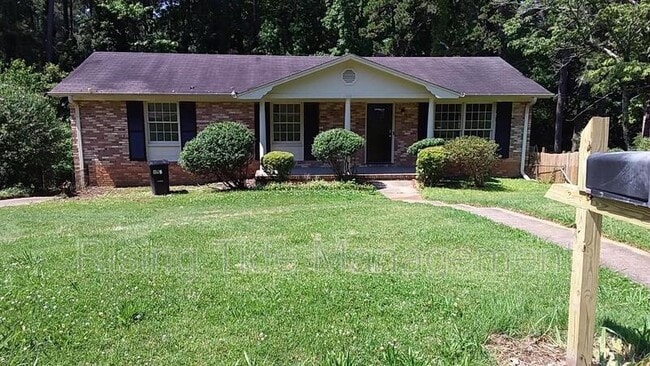 property at 825 Sherwood Forest Dr