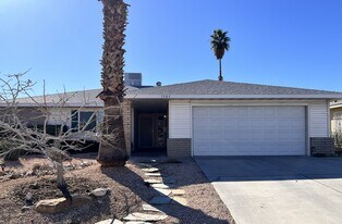 7505 Pinedale Ave in Las Vegas, NV - Building Photo