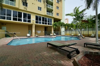 3500 Coral Way, Unit 1112 in Coral Gables, FL - Building Photo - Building Photo