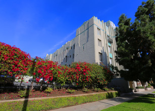 Los Feliz Manor in Los Angeles, CA - Building Photo - Building Photo