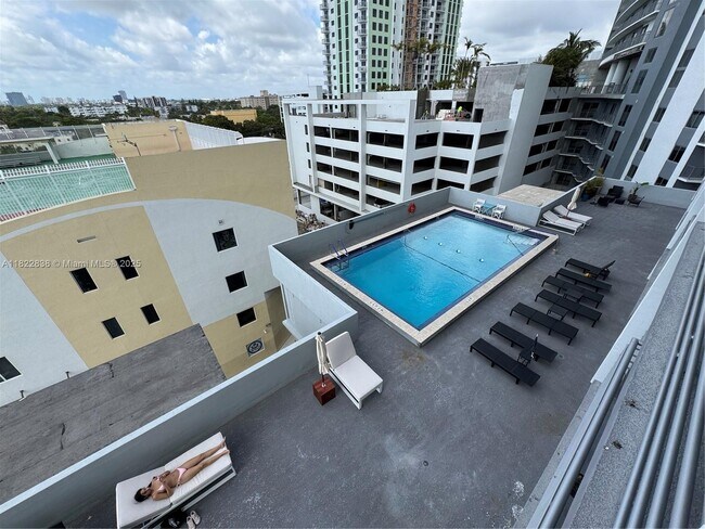 1720 Harrison St, Unit 14D in Hollywood, FL - Building Photo - Building Photo