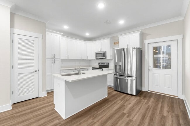 property at 122 Date Palm Ln