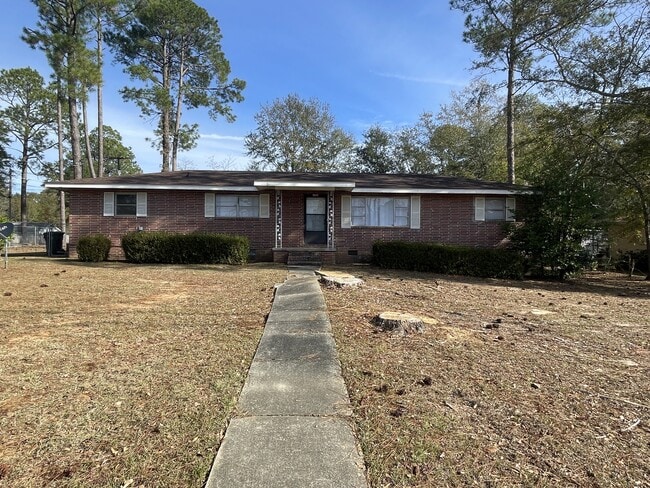 property at 1920 Charlton Dr