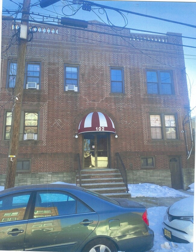 102 W 49th St, Unit 6 in Bayonne, NJ - Building Photo - Building Photo