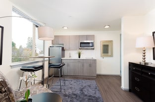 Montisi Apartments in Seattle, WA - Building Photo