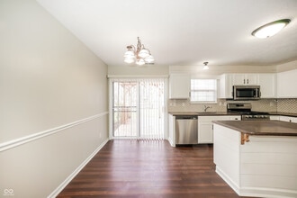 113 Oakview Dr in Mooresville, IN - Building Photo - Building Photo