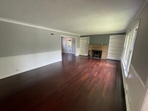 836 W Everett Rd in Lake Forest, IL - Building Photo - Building Photo