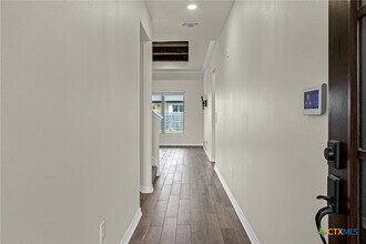 712 Eagle Pass Dr in Salado, TX - Foto de edificio - Building Photo