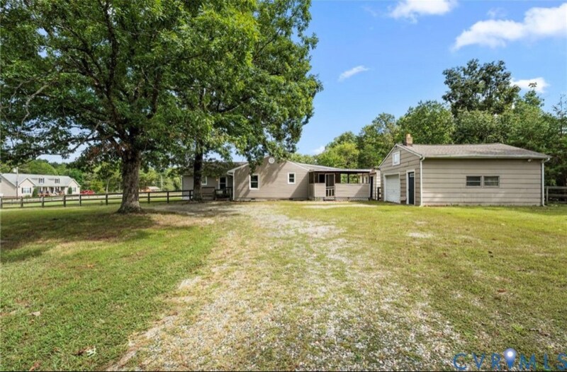 2496 Red Lane Rd in Powhatan, VA - Building Photo