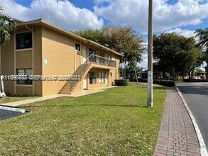 2605 W 67th Pl in Hialeah, FL - Building Photo - Building Photo