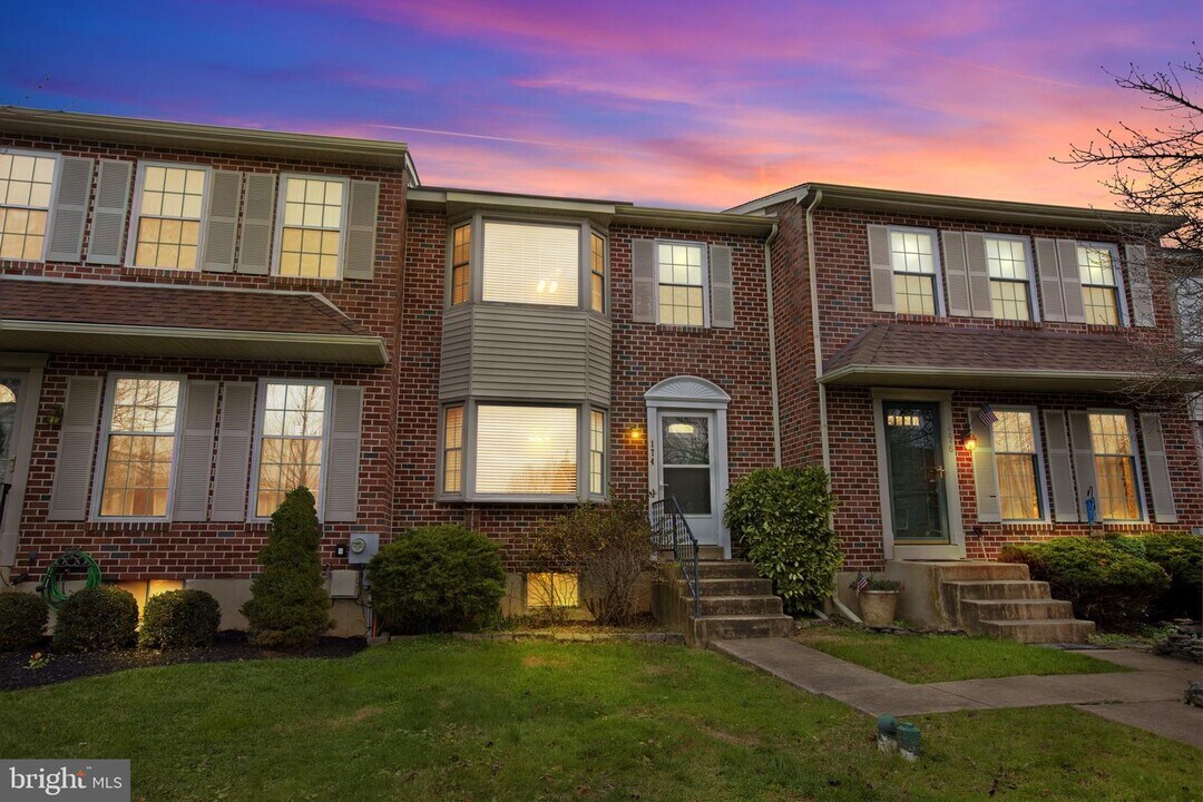 174 Longford Rd in West Chester, PA - Foto de edificio