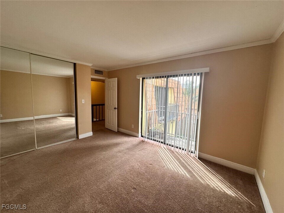 1709 Park Meadows Dr in Ft. Myers, FL - Building Photo