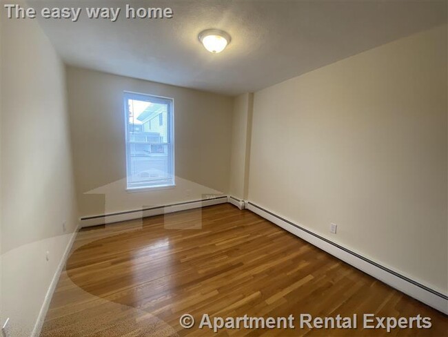 164 N Beacon St in Brighton, MA - Building Photo - Building Photo