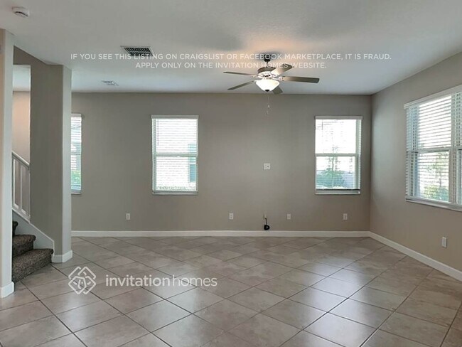 2856 Coach Manors Way in New Port Richey, FL - Foto de edificio - Building Photo