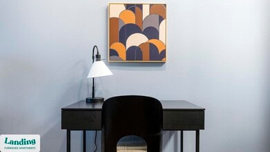 810 W St Johns Ave in Austin, TX - Foto de edificio - Building Photo