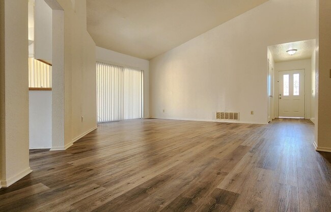 11867 Venetian Dr in Moreno Valley, CA - Building Photo - Building Photo