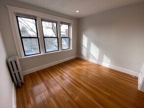 11 Elko St in Boston, MA - Foto de edificio - Building Photo