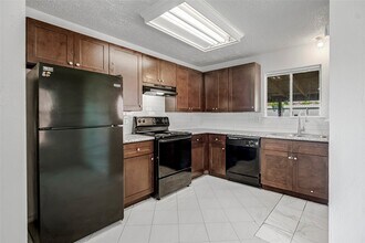 13718 Vira Ln in Houston, TX - Building Photo - Building Photo