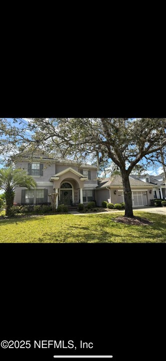 1741 Highland View Dr in St. Augustine, FL - Building Photo