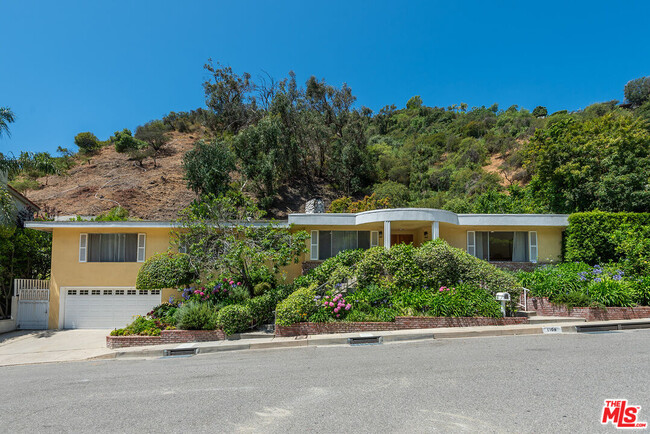 property at 1109 Chantilly Rd