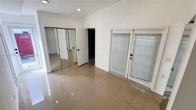 165 NE 162nd St in Miami, FL - Building Photo - Building Photo