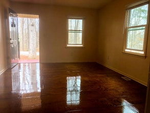 4 Shore Dr in Greenville, SC - Building Photo - Building Photo