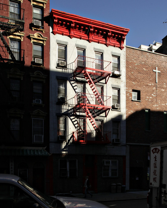 101 Madison St in New York, NY - Building Photo