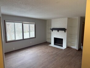2824 79th Ave N in Minneapolis, MN - Building Photo - Building Photo
