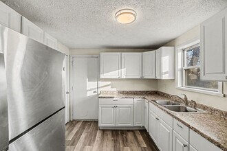 1906 E 55th St in Kansas City, MO - Building Photo - Building Photo