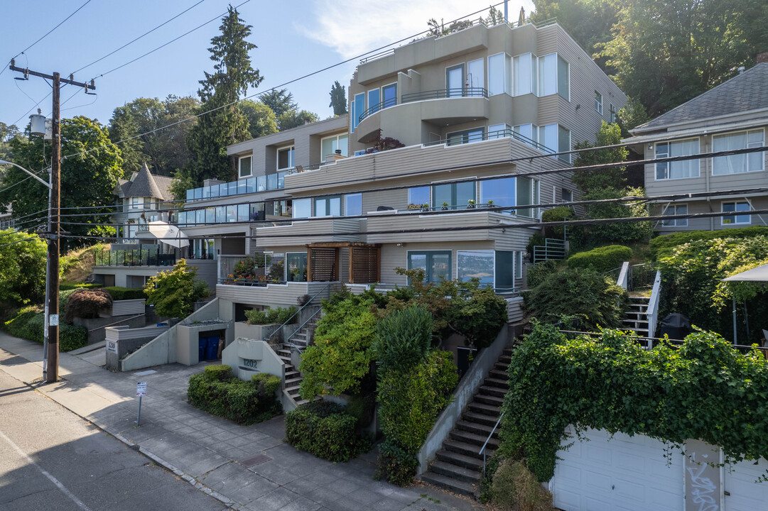 Emerald View in Seattle, WA - Foto de edificio