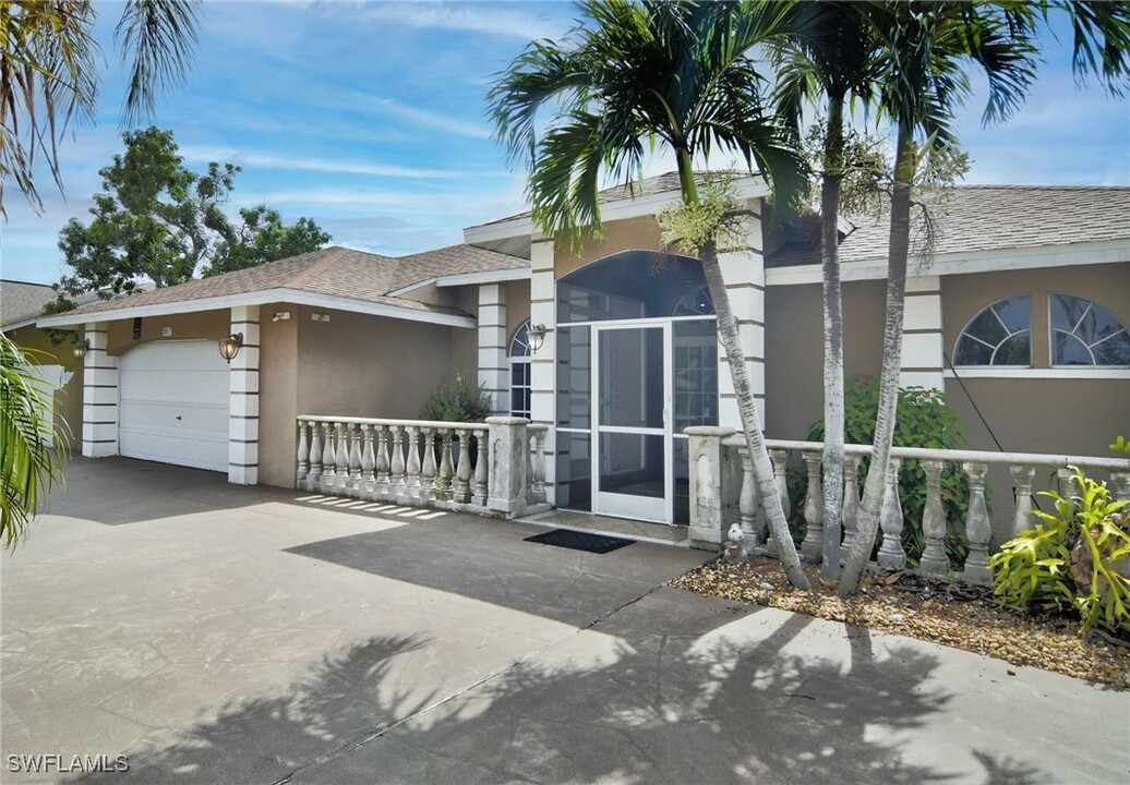 2017 SE 8th Ave in Cape Coral, FL - Building Photo