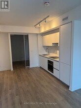 4015 The Exchange in Mississauga, ON - Building Photo - Building Photo