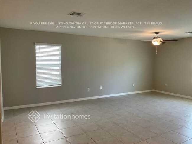 2273 Treesdale Ave in Ruskin, FL - Foto de edificio - Building Photo