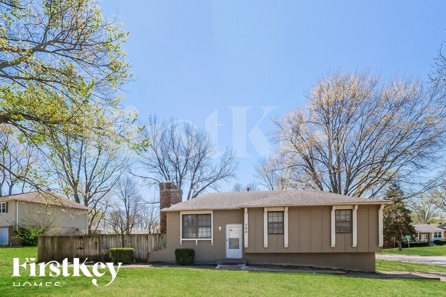 property at 700 NW Oxford Dr