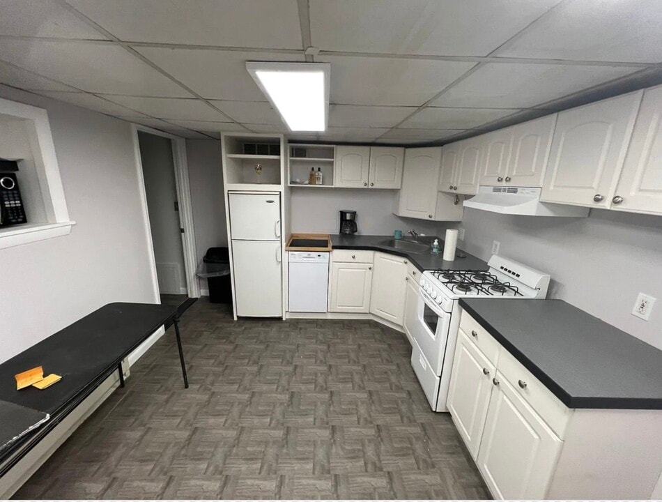 10 Wallace St, Unit 2R-B in Somerville, MA - Foto de edificio