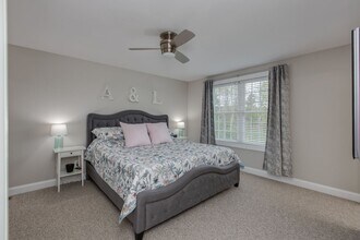 301 Glen Forest Dr in Manchester, NH - Building Photo - Building Photo