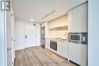 1 Jarvis St in Hamilton, ON - Building Photo - Building Photo