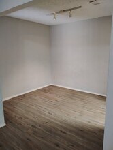 1202 Thorpe Ln, Unit 216 in San Marcos, TX - Foto de edificio - Building Photo