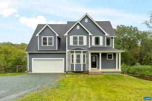 151 Naylor Ln in Troy, VA - Building Photo