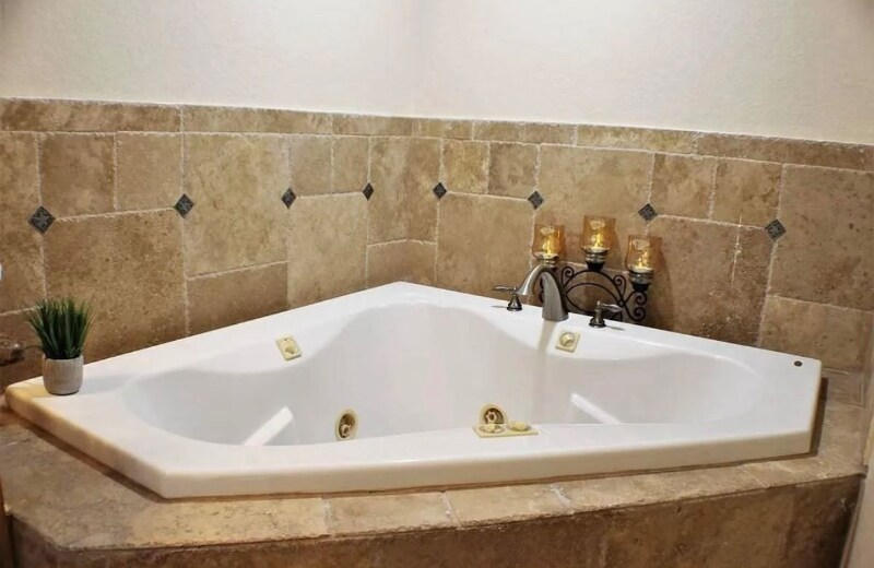 6424 Santa Monica Dr in Tampa, FL - Building Photo