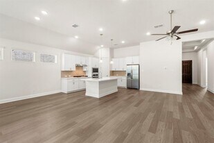 528 Tubman Dr in Kyle, TX - Building Photo